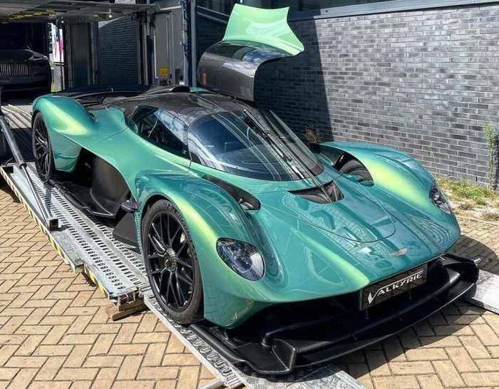 Siêu phẩm Aston Martin Valkyrie được sản xuất với số lượng giới hạn ảnh 3 Siêu phẩm Aston Martin Valkyrie được sản xuất với số lượng giới hạn ảnh 3