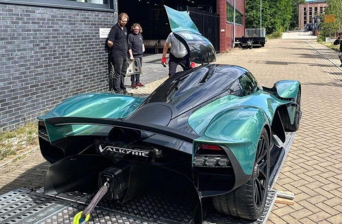 Siêu phẩm Aston Martin Valkyrie được sản xuất với số lượng giới hạn ảnh 5 Siêu phẩm Aston Martin Valkyrie được sản xuất với số lượng giới hạn ảnh 5