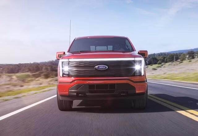 Muốn mua Ford F-150 Lightning? Chờ 3 năm nữa! ảnh 1
