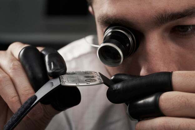 Richard Mille RM UP-01 Ferrari: Phá vỡ quy tắc đồng hồ cơ siêu mỏng ảnh 5 Richard Mille RM UP-01 Ferrari: Phá vỡ quy tắc đồng hồ cơ siêu mỏng ảnh 5