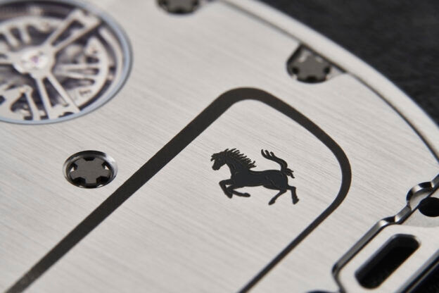 Richard Mille RM UP-01 Ferrari: Phá vỡ quy tắc đồng hồ cơ siêu mỏng ảnh 3 Richard Mille RM UP-01 Ferrari: Phá vỡ quy tắc đồng hồ cơ siêu mỏng ảnh 3