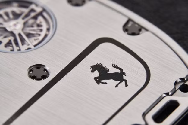 Richard Mille RM UP-01 Ferrari: Phá vỡ quy tắc đồng hồ cơ siêu mỏng ảnh 3 Richard Mille RM UP-01 Ferrari: Phá vỡ quy tắc đồng hồ cơ siêu mỏng ảnh 3