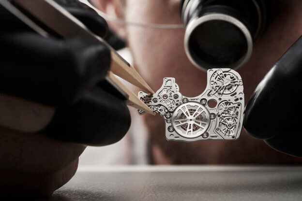 Richard Mille RM UP-01 Ferrari: Phá vỡ quy tắc đồng hồ cơ siêu mỏng ảnh 6 Richard Mille RM UP-01 Ferrari: Phá vỡ quy tắc đồng hồ cơ siêu mỏng ảnh 6