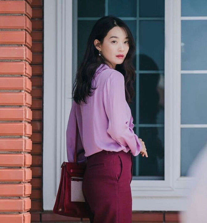 Shin Min Ah diện đồ sặc sỡ trong bộ phim mới để thả thính với Kim Seon Ho ảnh 7