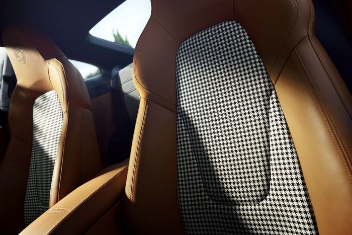 Porsche 911 Sport Classic 2023 với hộp số sàn, công suất đạt 543 lực ảnh 9