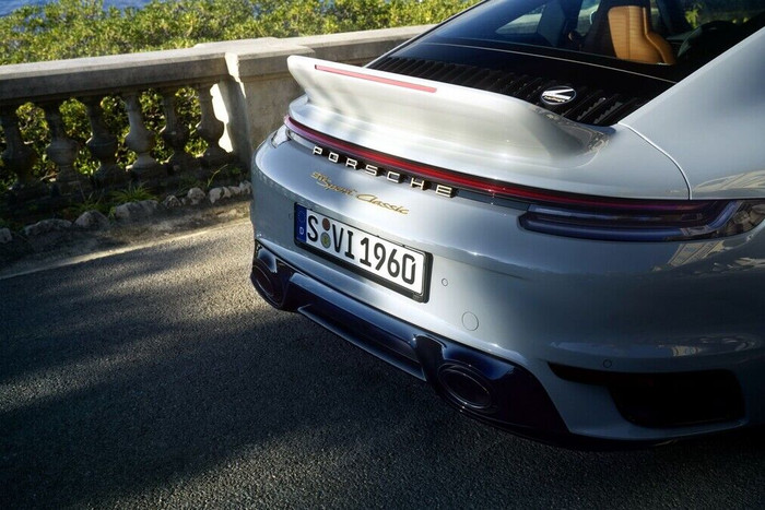 Porsche 911 Sport Classic 2023 với hộp số sàn, công suất đạt 543 lực ảnh 3