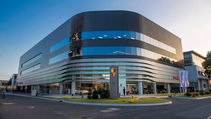 Trung tâm Porsche tại Sài Gòn