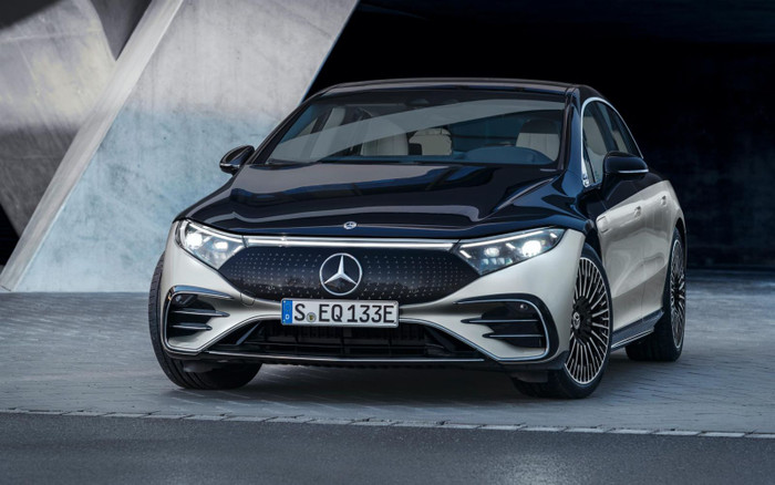 Mercedes-Benz EQS vượt BMW iX nhận giải Xe sang Thế giới của năm 2022 ảnh 2