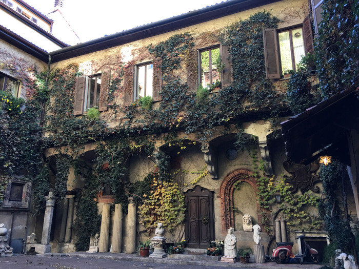 dinh thự Casa degli Atellani 