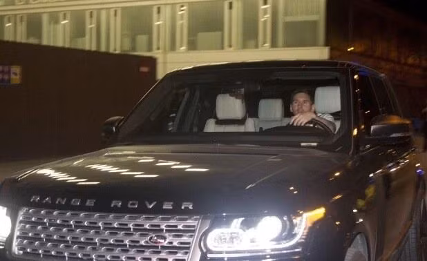 Bộ sưu tập xe hơi đắt giá của Lionel Messi-8