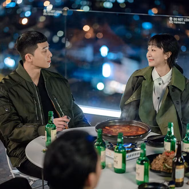 Những cặp đôi có phong cách thời trang đẹp mắt trong phim Hàn ảnh 24