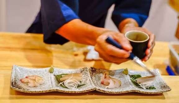 Sushi Hung - 15B/14 Lê Thánh Tôn, Q.1