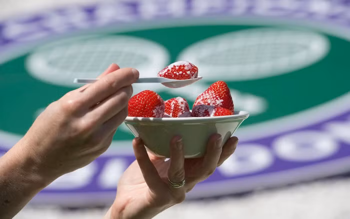 Wimbledon 2022 - Sự xuất hiện của các "vị khách quý" tăng thêm sức hút sân đấu ảnh 2