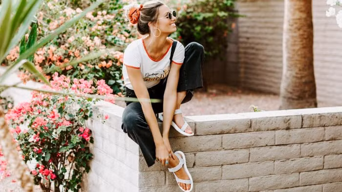 4 kiểu giày sandals cho ngày hè năng động