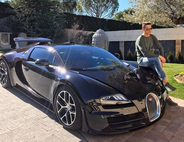 Chiếc Bugatti Veyron của Ronaldo.