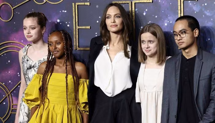 Cuộc đời Angela Jolie