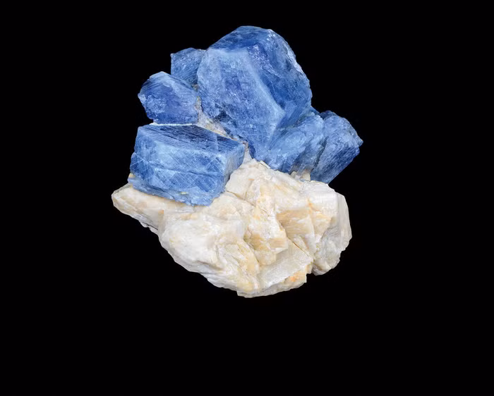 BZ_10_21_BEAUTY_Gemstones_Skincare_0006