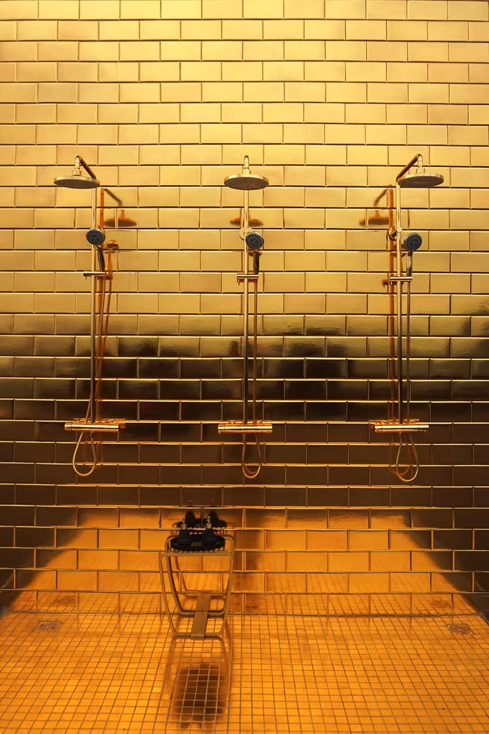 Khách sạn dát vàng độc nhất vô nhị ở Việt Nam được lên báo Nga - 9