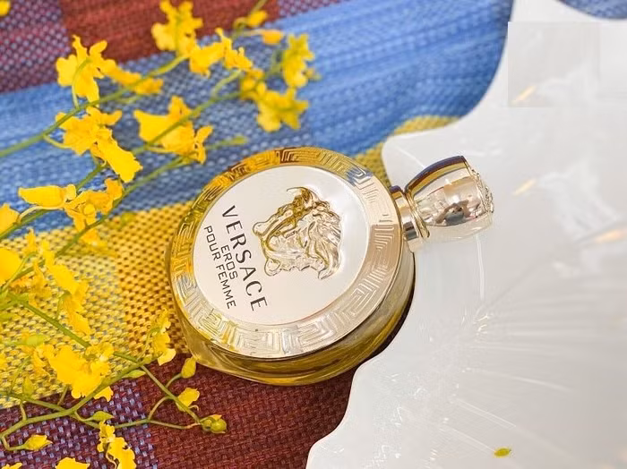 Khám phá những hương nước hoa được phái đẹp yêu thích nhất - P2-2