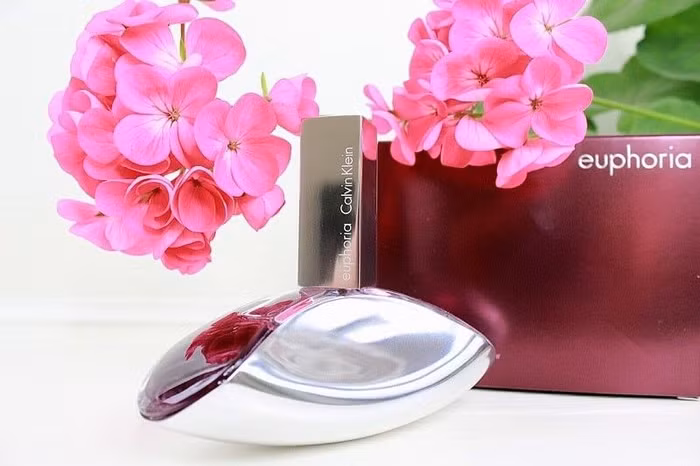 Khám phá những hương nước hoa được phái đẹp yêu thích nhất - P2