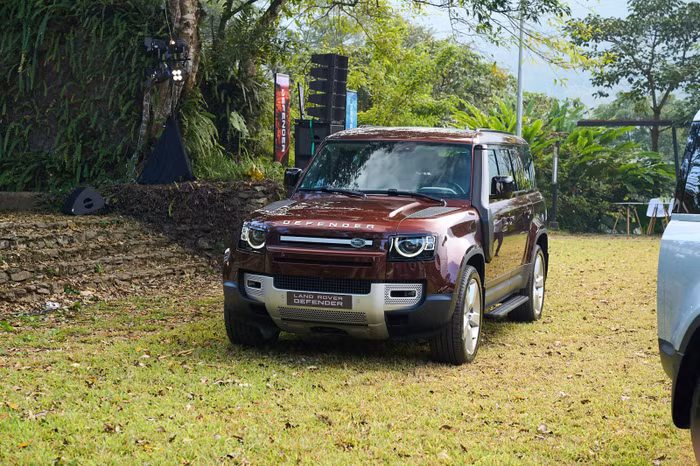 SUV Land Rover Defender 130