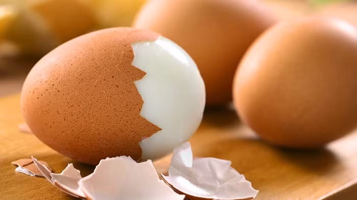 5 phương pháp trị quầng thâm mắt tại nhà vừa đơn giản mà lại hiệu quả ảnh 2 trứng luộc