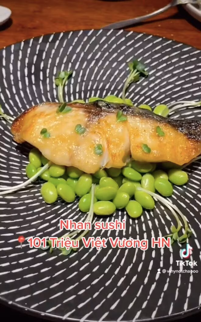 Tiệc sinh nhật ngập mùi tiền của Chao - rich kid 2k3: Tổ chức trong khách sạn dát vàng, tới đồ ăn cũng dát vàng luôn - Ảnh 1.