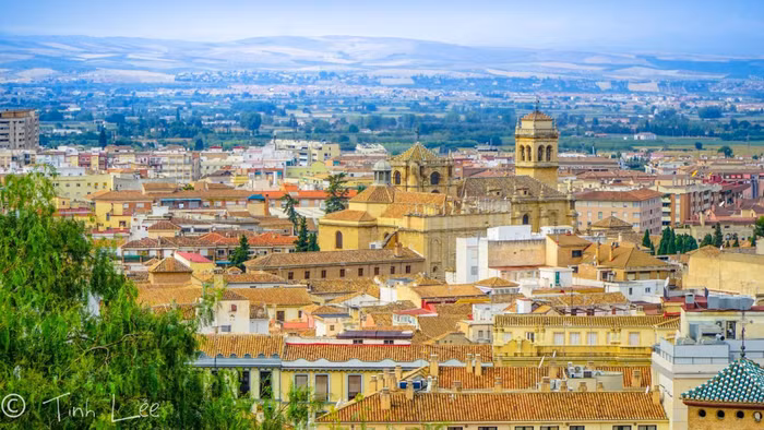 Nếu bạn chỉ đến thăm một thành phố ở Tây Ban Nha, đó phải là Granada ảnh 4