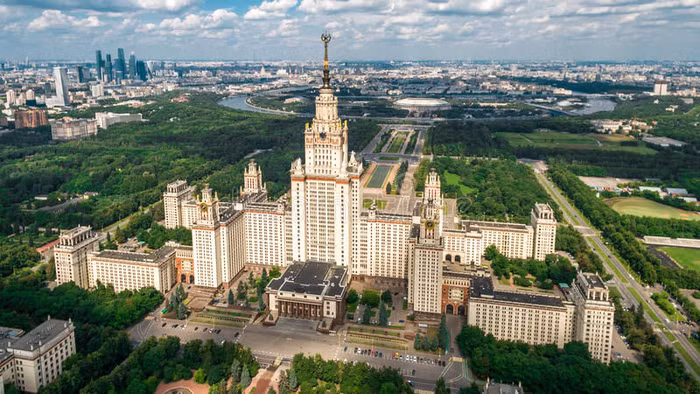 Đại học Tổng hợp quốc gia Matxcơva mang tên Lomonosov MGU - VietNga Travel &amp; Consulting nhà tổ chức land tour du lịch Nga, XTTM và sự kiện chuyên nghiệp hàng đầu