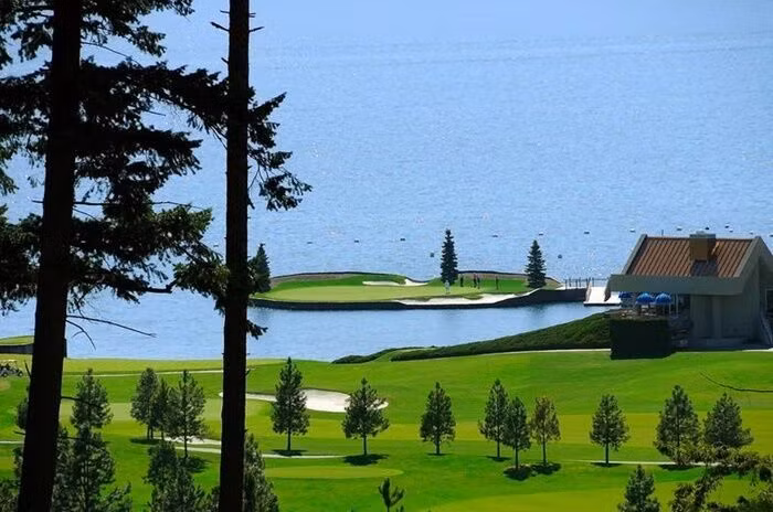 Chiêm ngưỡng sân golf “trôi” độc đáo nhất trên thế giới-5