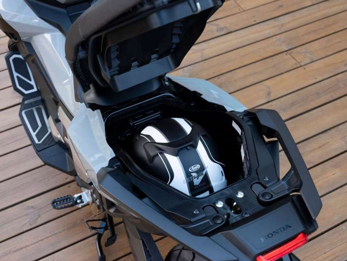 Honda trình làng X-Adv 750 bản nâng cấp ảnh 5