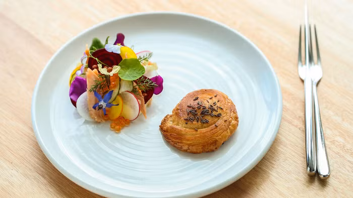 Lý do nhà hàng sang trọng bậc nhất luôn phục vụ khẩu phần ăn bé tí