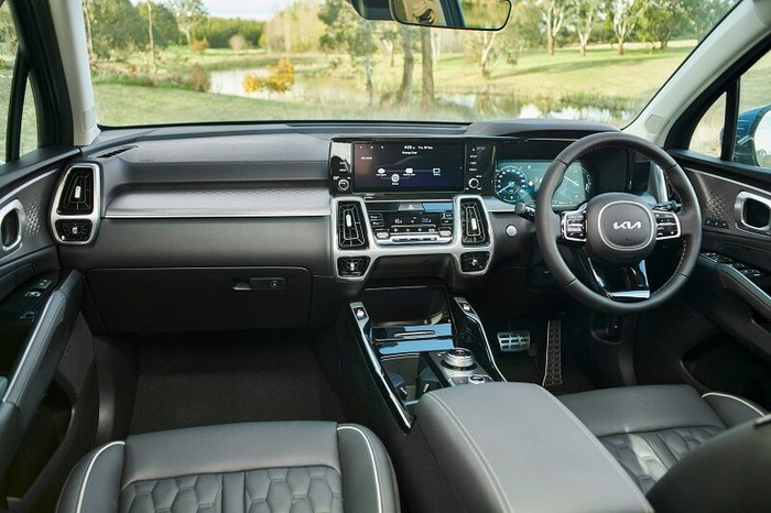 Kia Sorento Hybrid 2022 được nhận đặt cọc tại đại lý ảnh 2