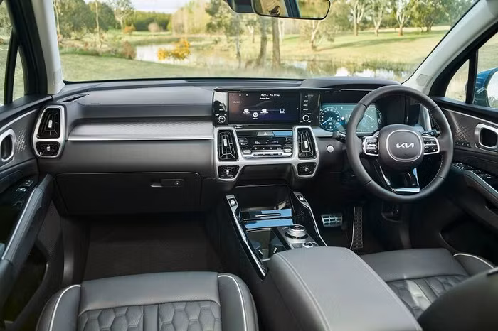 Kia Sorento Hybrid 2022 được nhận đặt cọc tại đại lý ảnh 2
