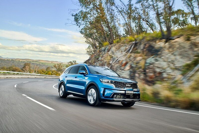 Kia Sorento Hybrid 2022 được nhận đặt cọc tại đại lý