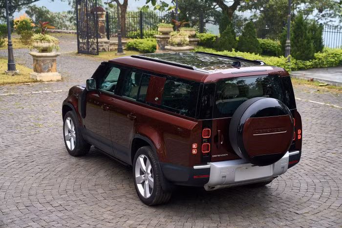 SUV Land Rover Defender 130