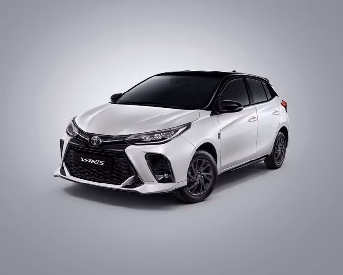 Toyota tung loạt phiên bản 60th Anniversary cho các dòng xe ăn khách ảnh 1