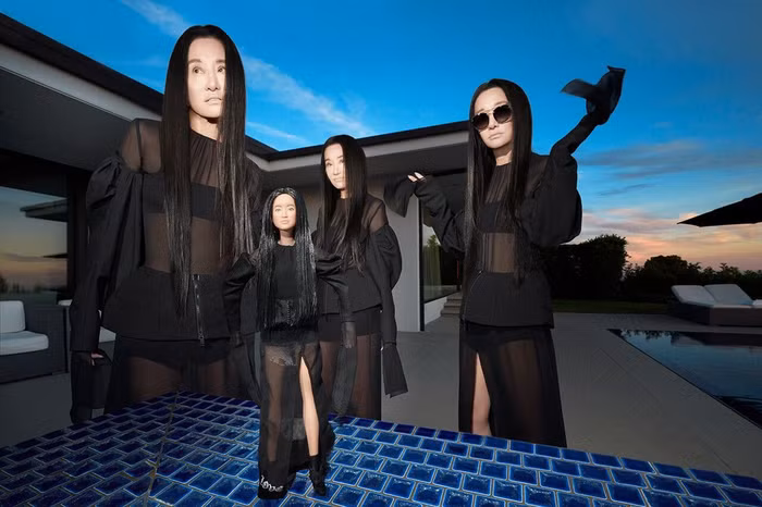 NTK Vera Wang khoe dáng bên phiên bản "Barbie" của riêng mình