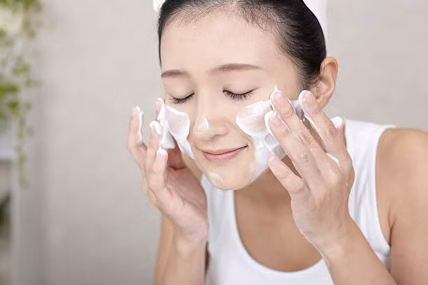 Học ngay bí quyết skincare để có làn da “không tuổi” của phụ nữ Nhật Bản ảnh 3