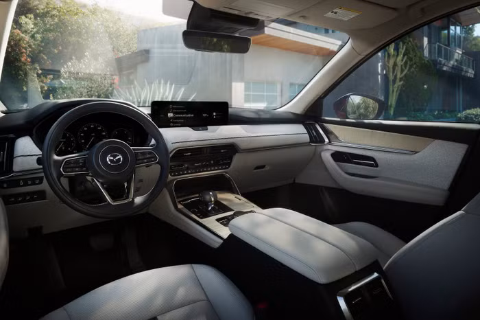 Hàng ghế trước của xe Mazda CX-90