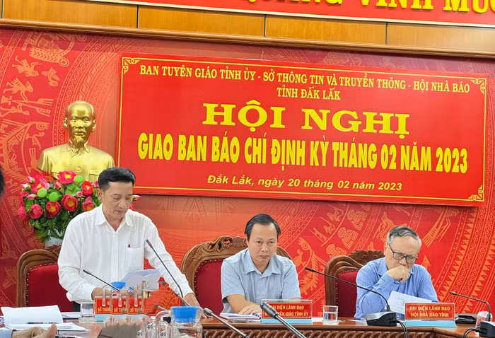 Đồng chí Nguyễn Quốc Hiệp - Phó Giám đốc Sở TT&amp;TT phát biểu tại hội nghị.