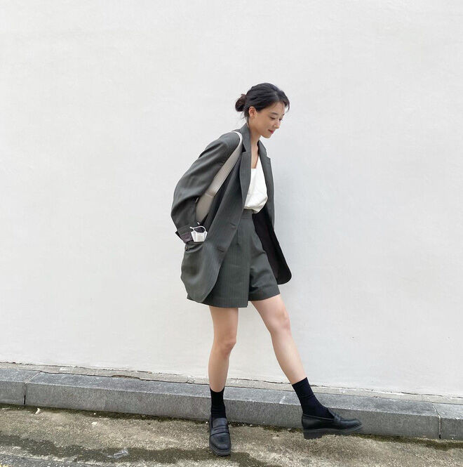 Học cách mix Blazer để có một mùa thu không lạc hậu ảnh 13 Học cách mix Blazer để có một mùa thu không lạc hậu ảnh 13