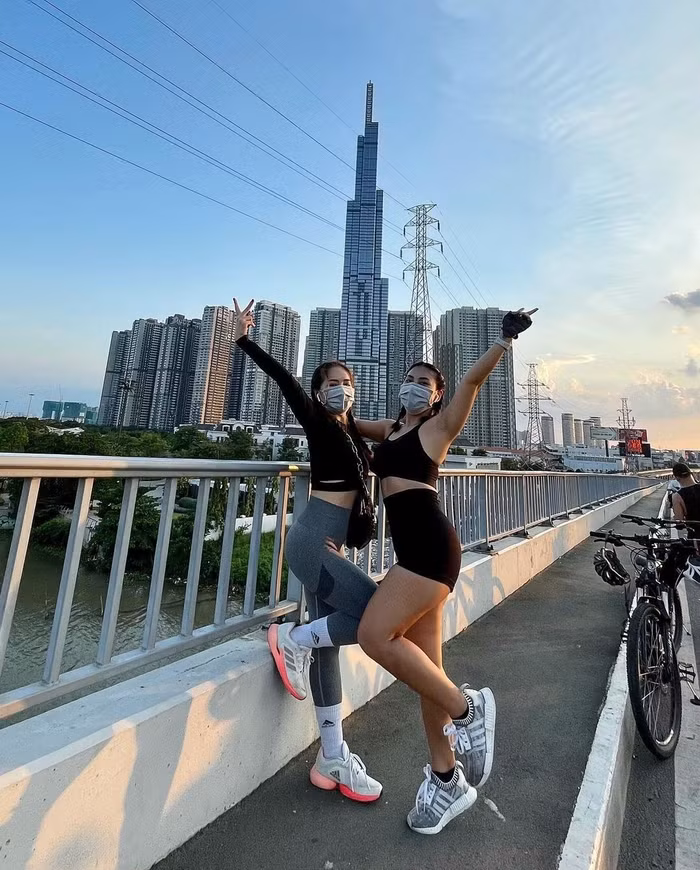 Trending Sài Gòn mùa dịch: Đeo khẩu trang, đạp xe, nâng cao sức khỏe - 5