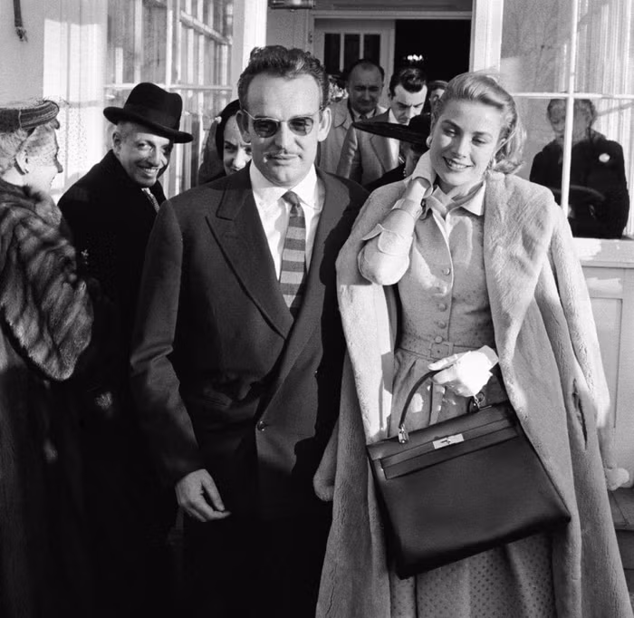 Túi xách Kelly và hình ảnh công nương Grace Kelly dùng túi để che bụng