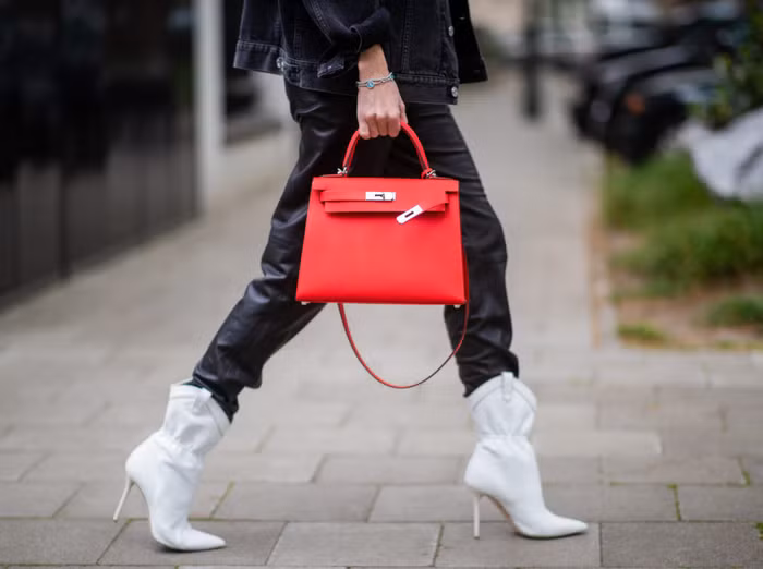 Cùng với Birkin, túi xách Kelly trở thành những thiết kế đặc trưng của Hermès.