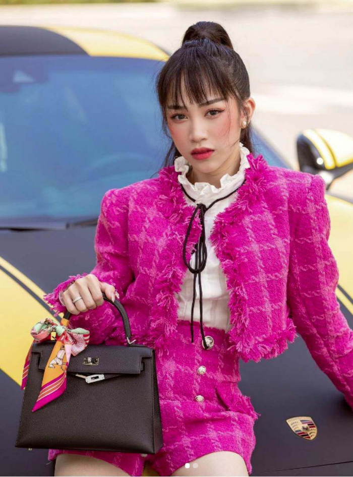 Ái nữ Minh Nhựa tậu giày hiệu liền tay giữa mùa dịch ảnh 7