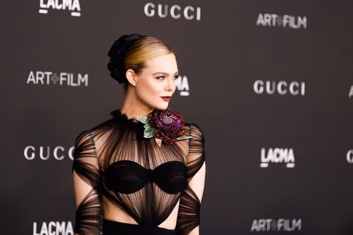 Elle Fanning đưa xu hướng trang điểm mặn mà quyến rũ lên thảm đỏ ảnh 1