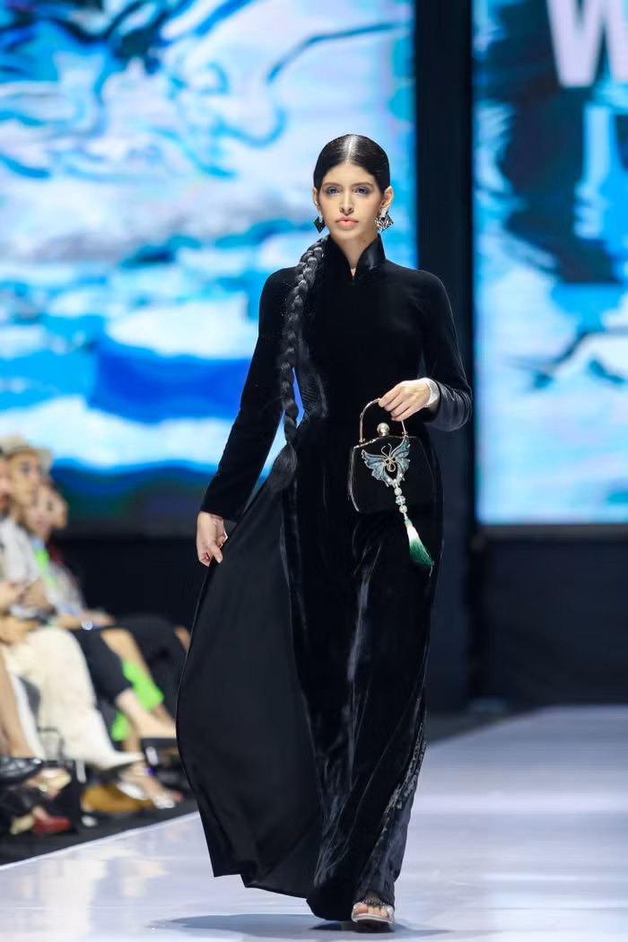 mở màn Aquafina VIFW 2022