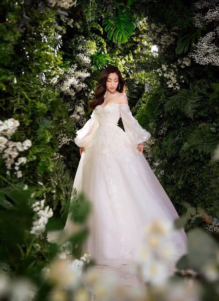BST Love - dự án thời trang đánh dấu sự trở lại của nhà thiết kế Lê Thanh Hòa ảnh 16