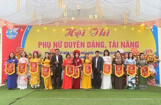 Phụ nữ xã La Phù: Nô nức ngày hội duyên dáng phái đẹp